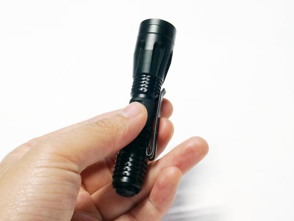 熱い販売軽量2AAA塩の頑丈な電池の便利な白IP67の長い作業時間の小さいペンを点検することはトーチを導きました