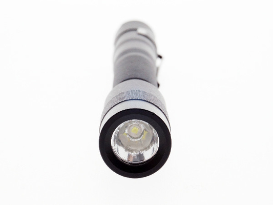 Pocket LEDペンの懐中電燈の小型6400K色温度を博士