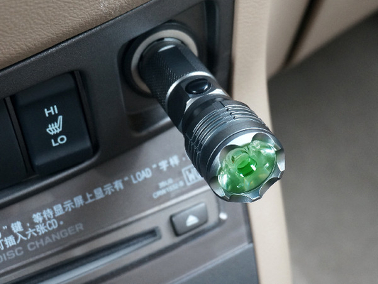 赤い/銀のStarlite EDC LEDの懐中電燈の再充電可能なタイプ押しボタン スイッチ
