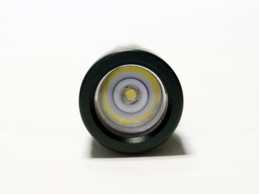 80内腔LED キーチェーンの懐中電燈XPG R5 HA IIIの軍隊は押しボタン スイッチを等級別にします