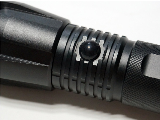 黒い色によって導かれた電気トーチ、自衛は懐中電燈の工業デザインを導きました