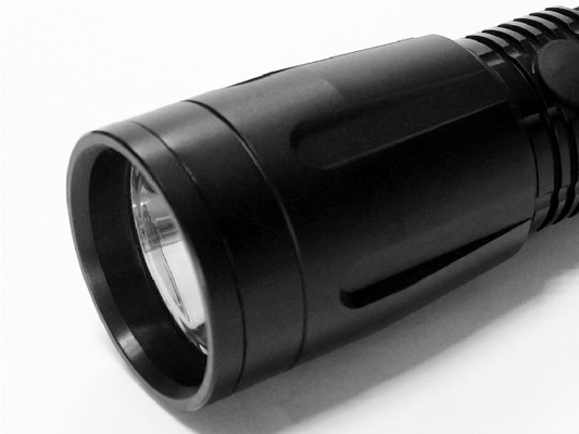 防水クリー族の戦術的な懐中電燈、法の執行のためのXmlt6戦術的な懐中電燈