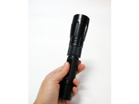 平らなレンズが付いている再充電可能なEDC LEDの懐中電燈500LM 6Wの軍の等級