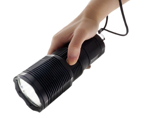 保証のために防水高い内腔再充電可能なLEDの懐中電燈IP67