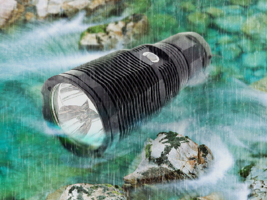 脱熱器李イオン再充電可能なLED懐中電燈XHP 50の球根のアルミ合金材料