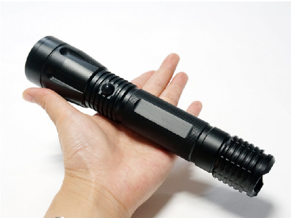 黒い色によって導かれた電気トーチ、自衛は懐中電燈の工業デザインを導きました