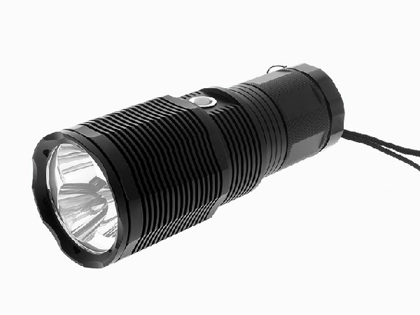 極度で高く明るいXHP50x3 LED 6000の内腔4x18650 8800mAhの防水IP67再充電可能なLEDの懐中電燈